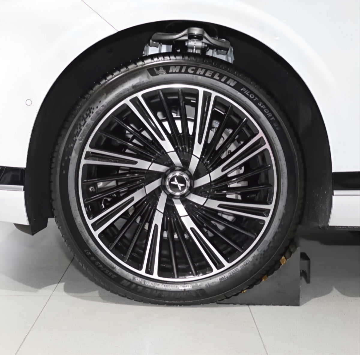 XPENG G9 Hub center cap (Four Pieces)